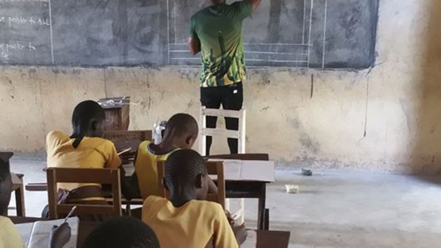 teacher-draws-computer-screen-chalkboard-owura-kwadwo-hottish-ghana-4-5a8fdf8f1c905__4.jpg
