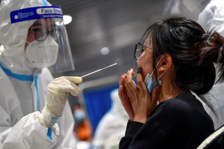 if you test positive covid-19, stay home, wait for ambulance!