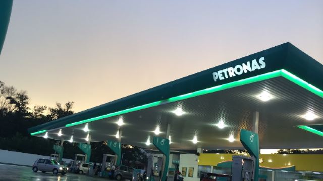 petronas-600.jpg