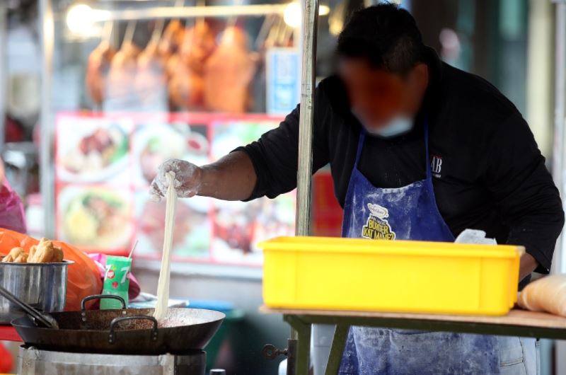father who moved from johor to kl to support his daughters has passed away