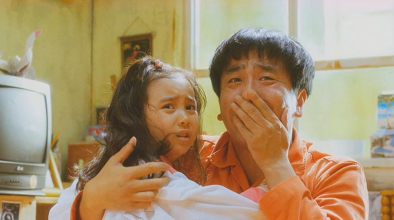 韩国催泪电影《七号房礼物》傻爸爸原型去世❗️坐了15年的冤狱💔