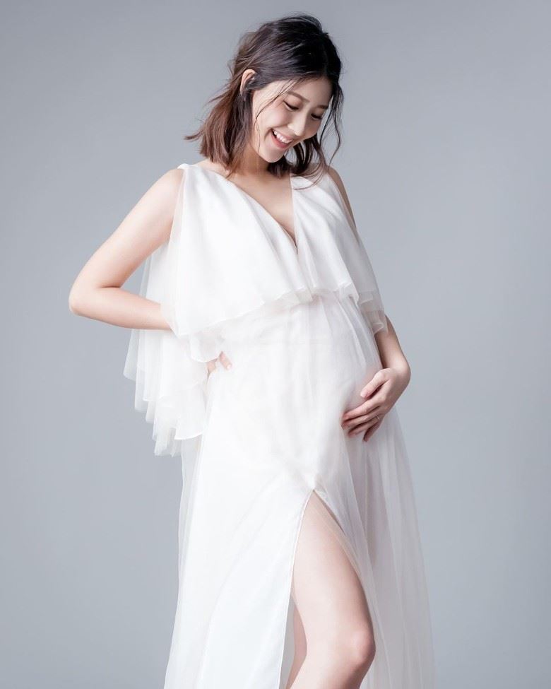 余香凝宣布怀孕啊❗️「its a girl」❤️