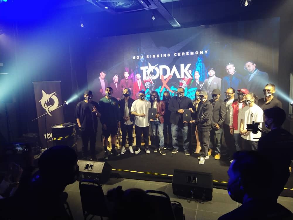 bukan biasa-biasa ni, k-clique dilamar syarikat muzik tempatan