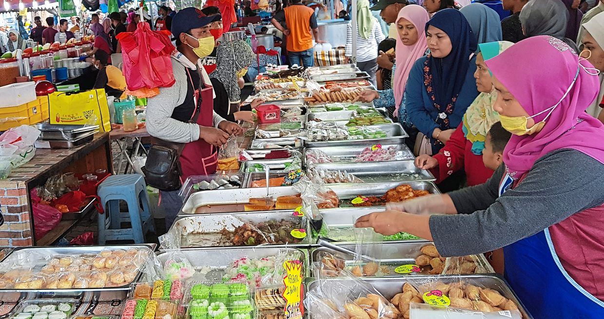 doctors urge food business owners to get typhoid vaccine ahead of ramadan month