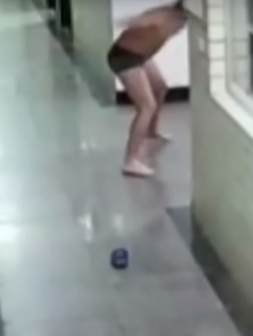 firefighter rushes out mid-shower to answer emergency call