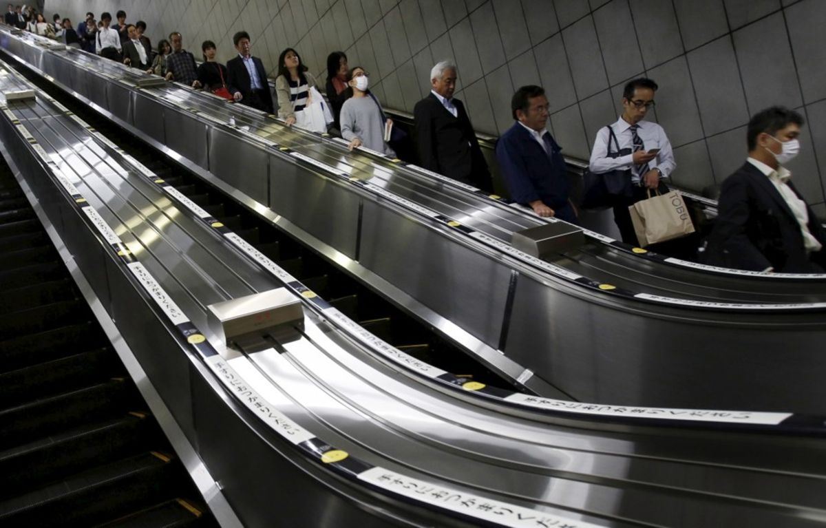no escalator walking: japan prefecture bans walking on escalators!
