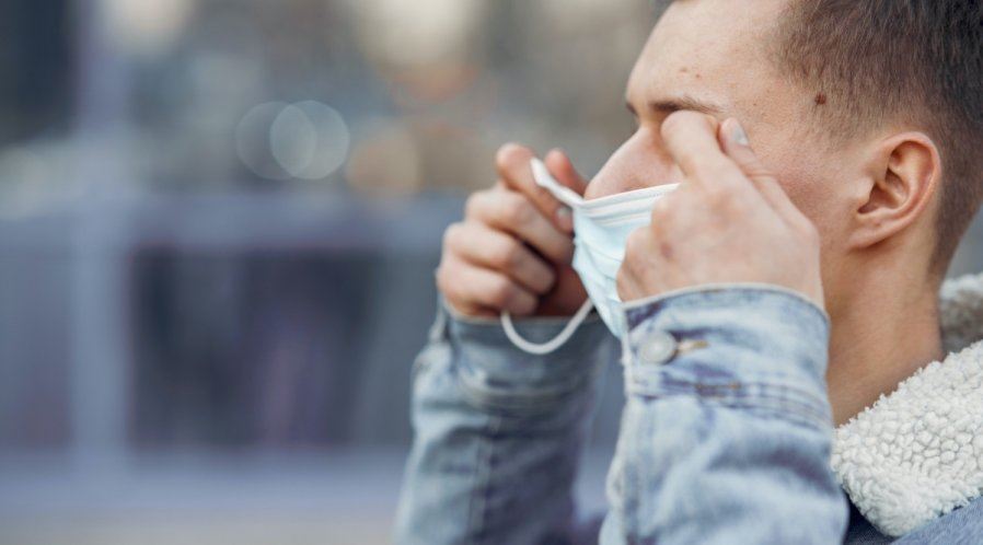 别再犯这4种脱口罩后的坏习惯！教你如何正确保管脱下的口罩