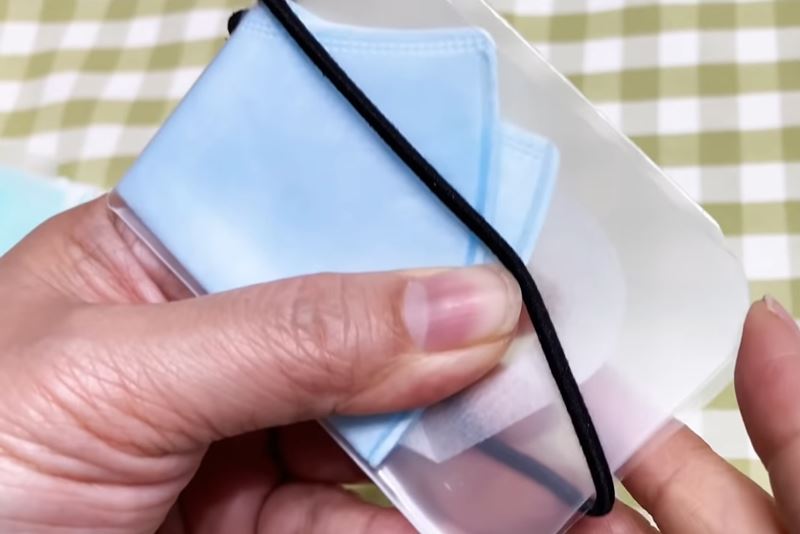 别再犯这4种脱口罩后的坏习惯！教你如何正确保管脱下的口罩