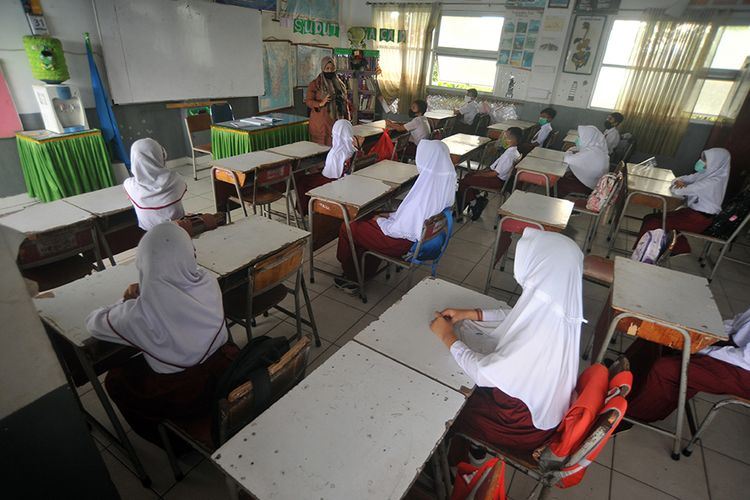 elak covid-19, pelajar pergi sekolah hanya 2 jam seminggu