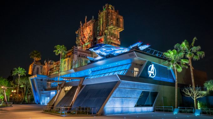 disneyland perkenal zon avengers