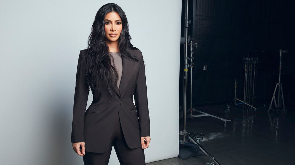 pendapatan melebihi rm 4 bilion, kim kardashian kini bergelar jutawan