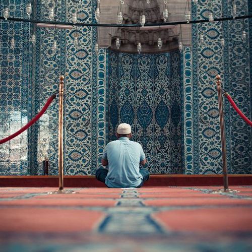 malaikat mendoakan mereka yang menunggu untuk solat dalam keadaan berwuduk