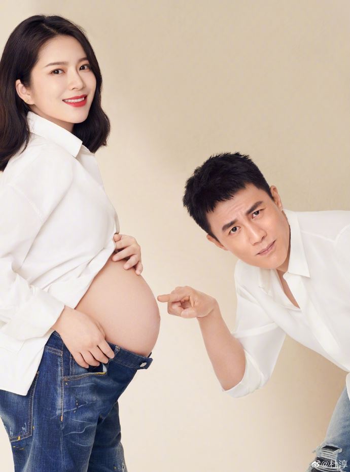 杜淳晒王灿怀孕写真❗️开心亲吻老婆孕肚一脸幸福❤️