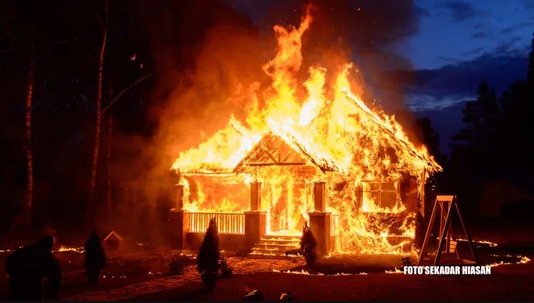 empat remaja bakar rumah akibat rasa bosan