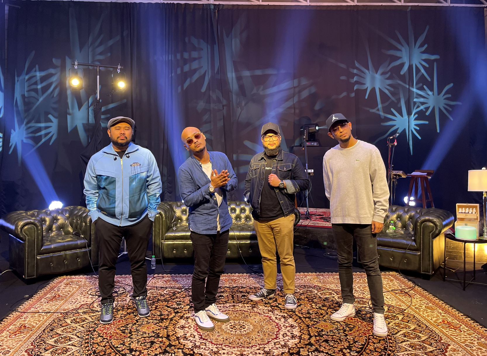 peminat ‘tunggu’ kumpulan ve, akhirnya kembali dengan buah tangan baharu