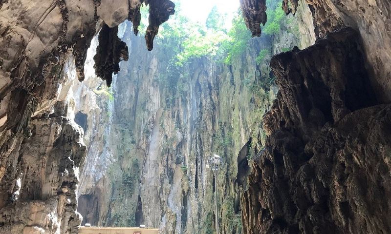 stop and explore selangor’s bedazzling outdoor night vibes!