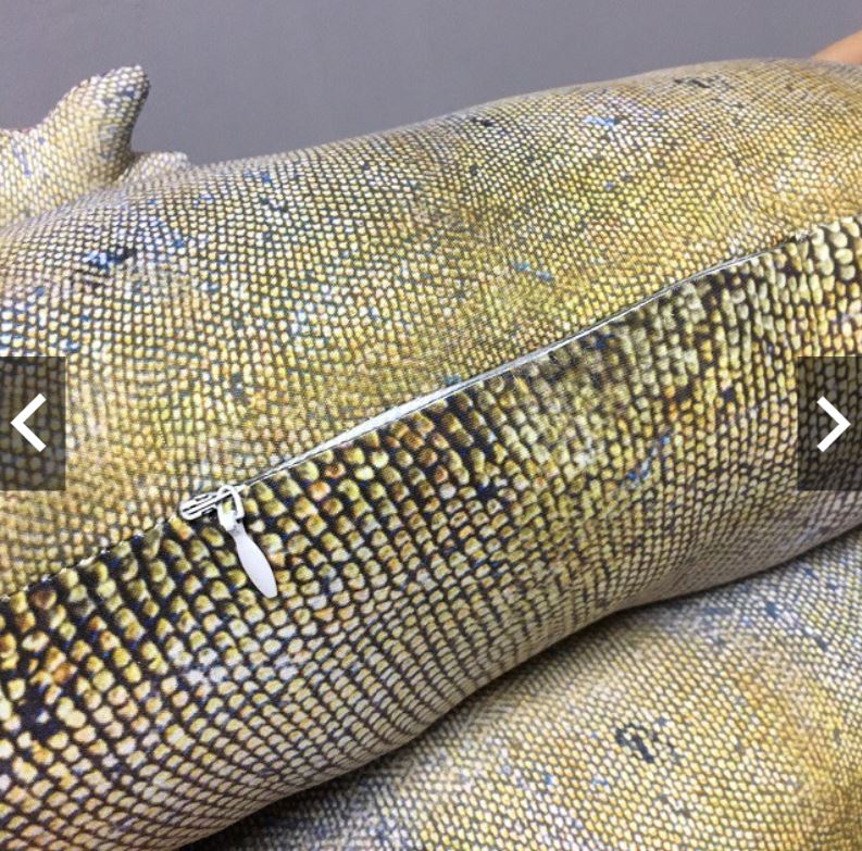 nampak macam betul, bantal cicak ini laris dijual atas talian