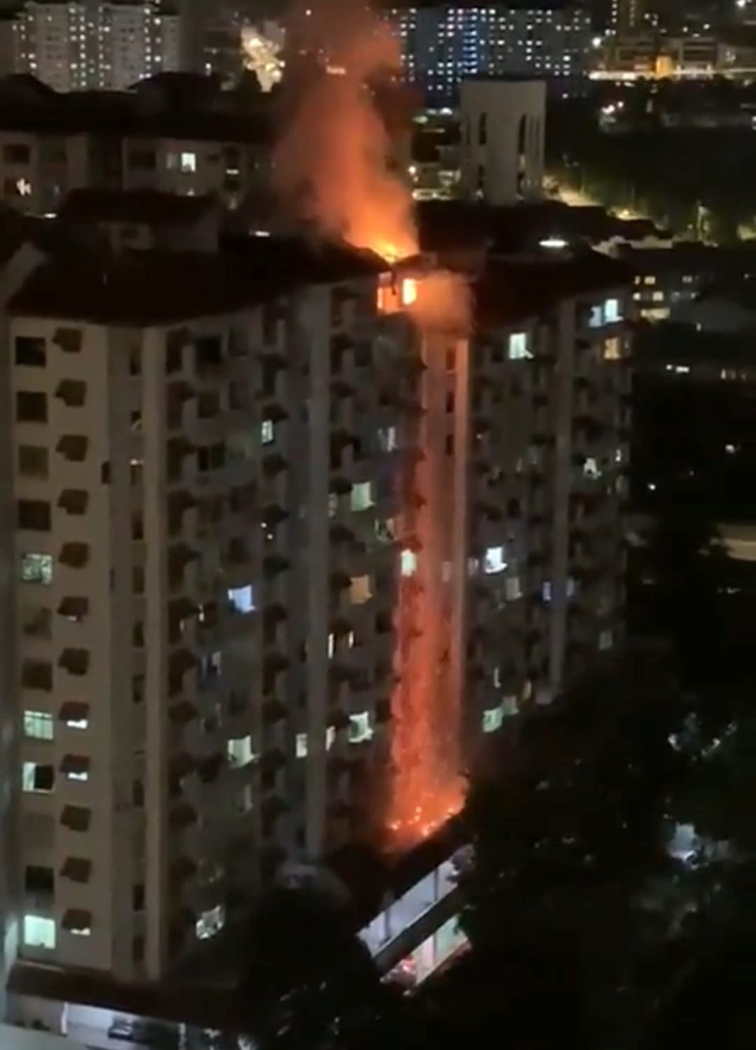 2 unit kondo di bukit jalil terbakar