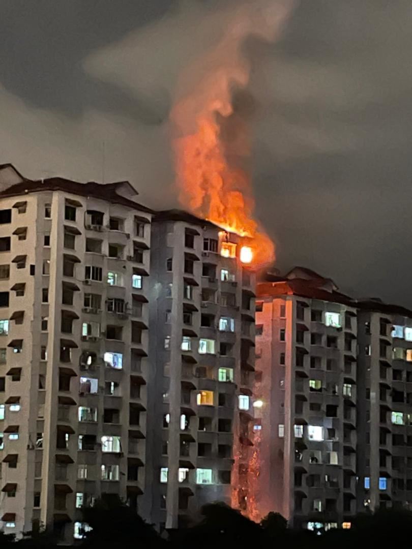 2 unit kondo di bukit jalil terbakar
