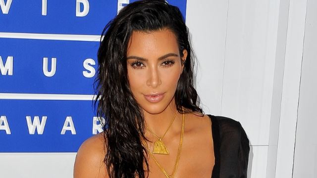 “acne around your face” and 4 other reasons why your scalp is so greasy