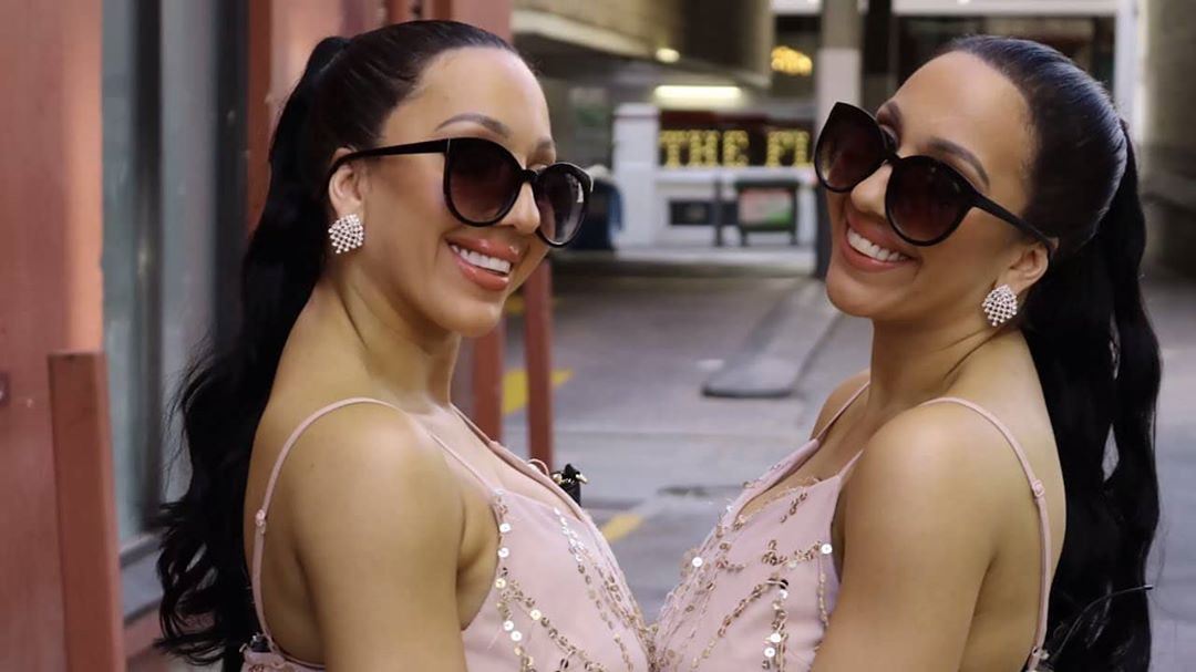 kembar paling seiras di dunia tak sanggup berpisah, sanggup kongsi teman lelaki