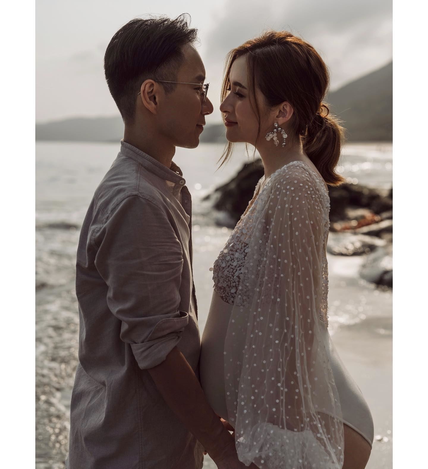 【多图】沈卓盈大晒怀孕写真❗️「当妈妈令我们变得更勇敢」❤️