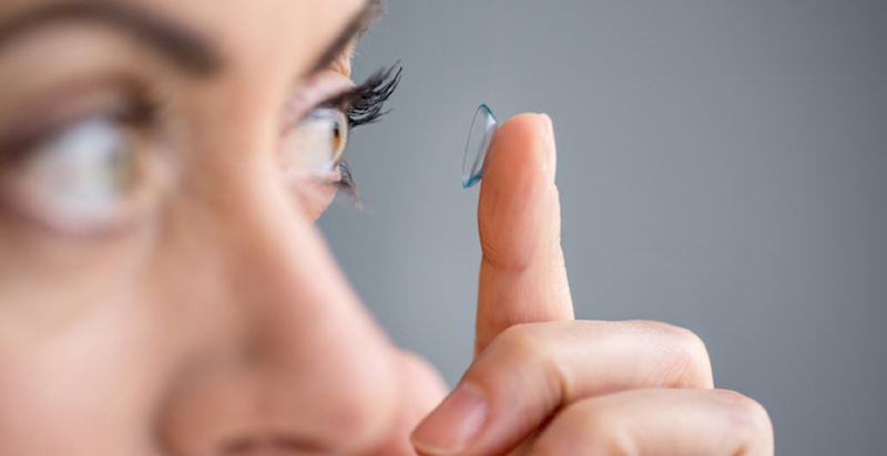 stop wearing fake contact lenses, they are dangerous for your eyes!