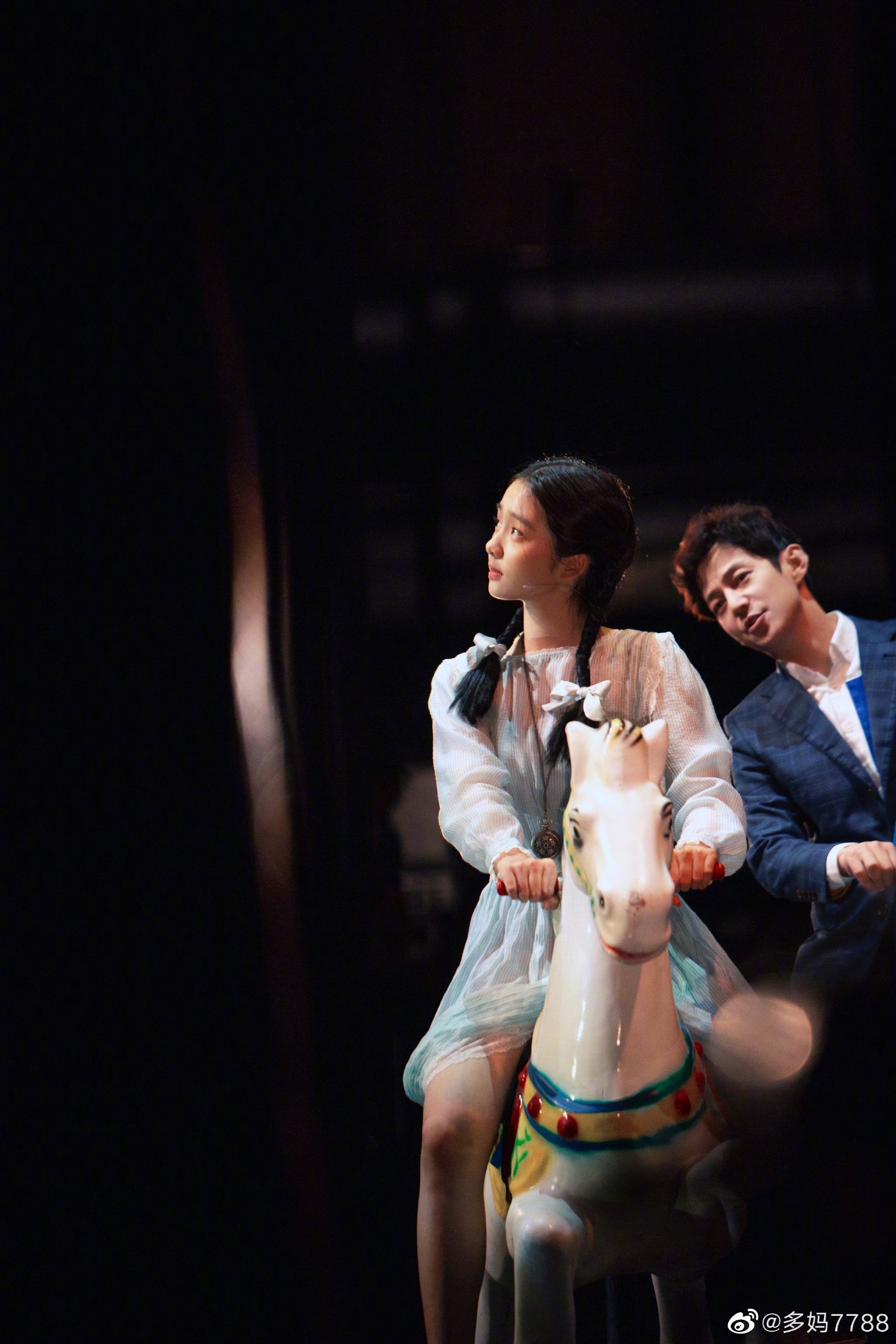 【多图】多多搭档何炅演出舞台剧❗️舞台魅力非凡❤️