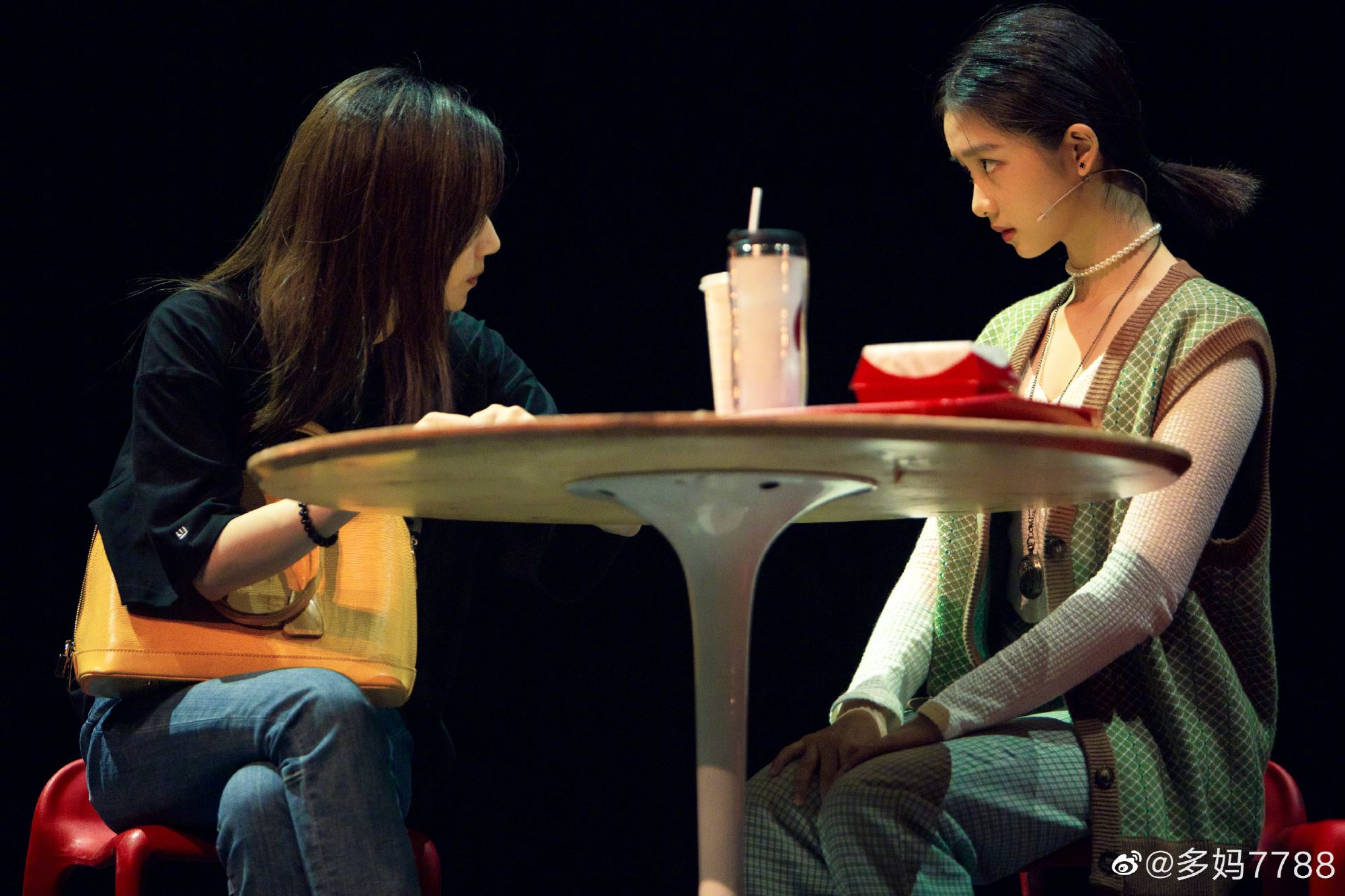 【多图】多多搭档何炅演出舞台剧❗️舞台魅力非凡❤️