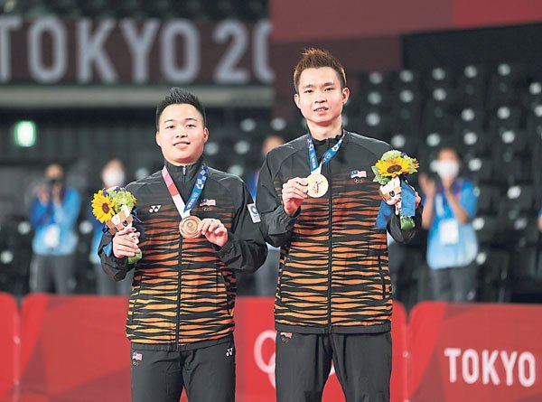 【东京奥运】“峰译”组合夺铜牌❗️组屋都响起欢呼声一起祝贺🇲🇾