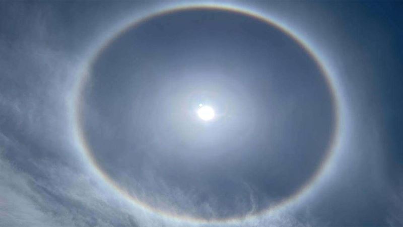 did you catch the sun halo phenomenon that happened yesterday? it was beautiful!