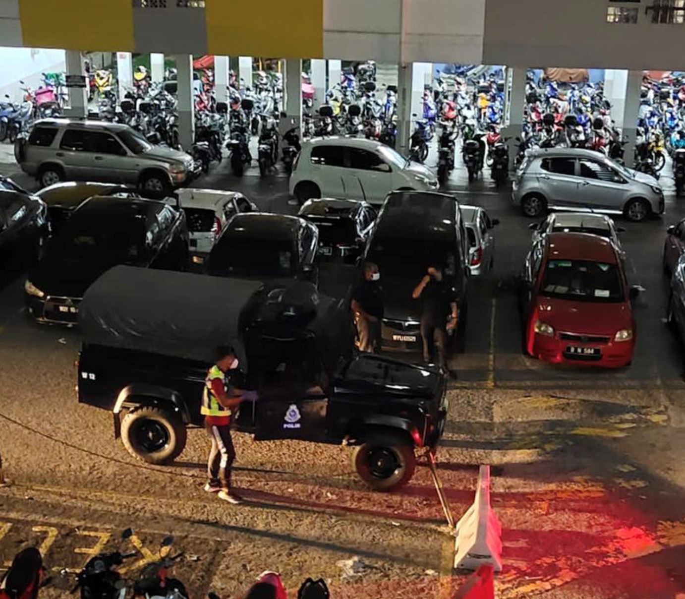 hidu bau busuk, jiran terkejut temui warga emas meninggal sendirian di rumah