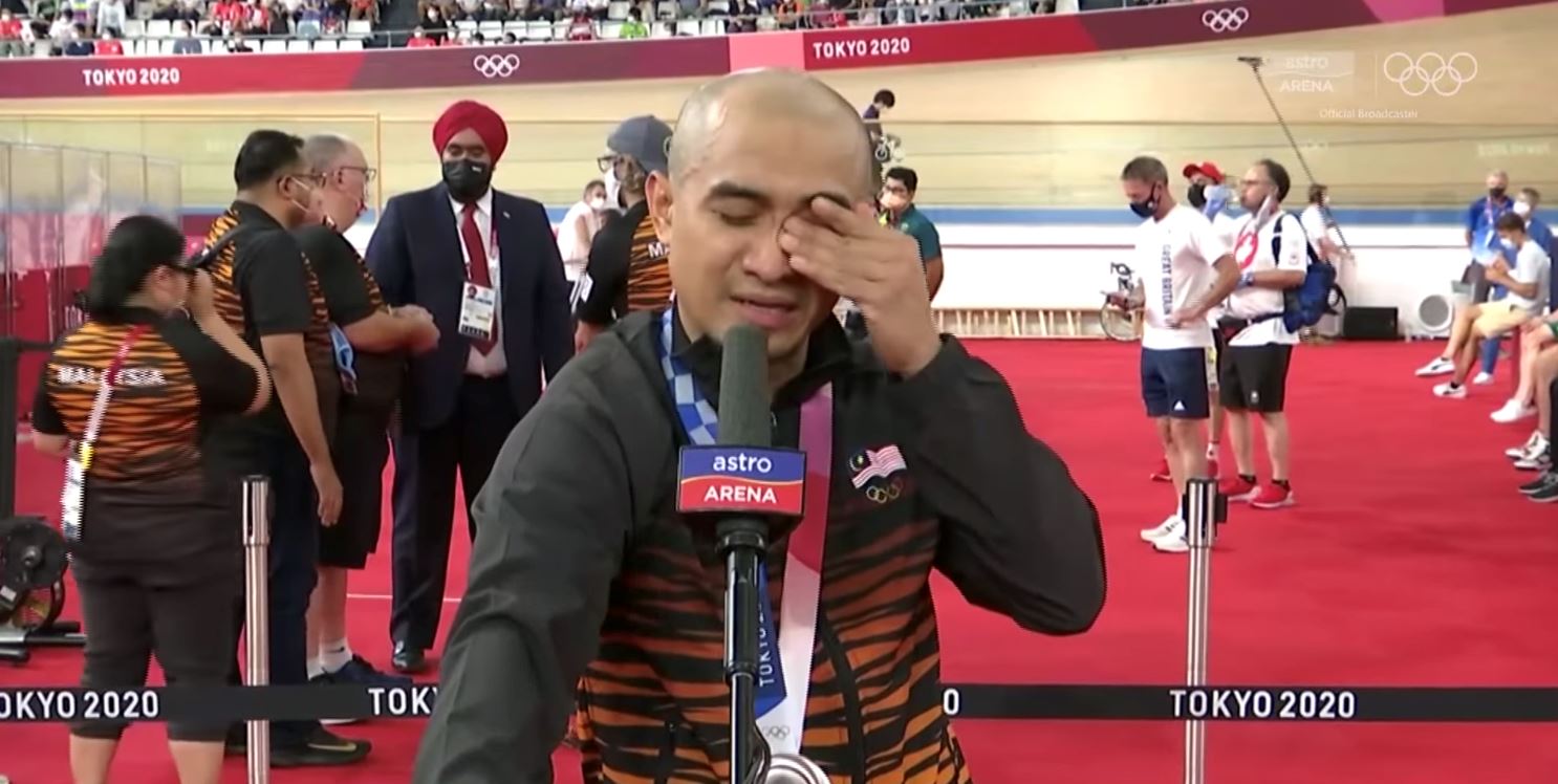 【东京奥运】夺银牌后得知怀第三胎❗️阿兹祖激动到蹲在地上