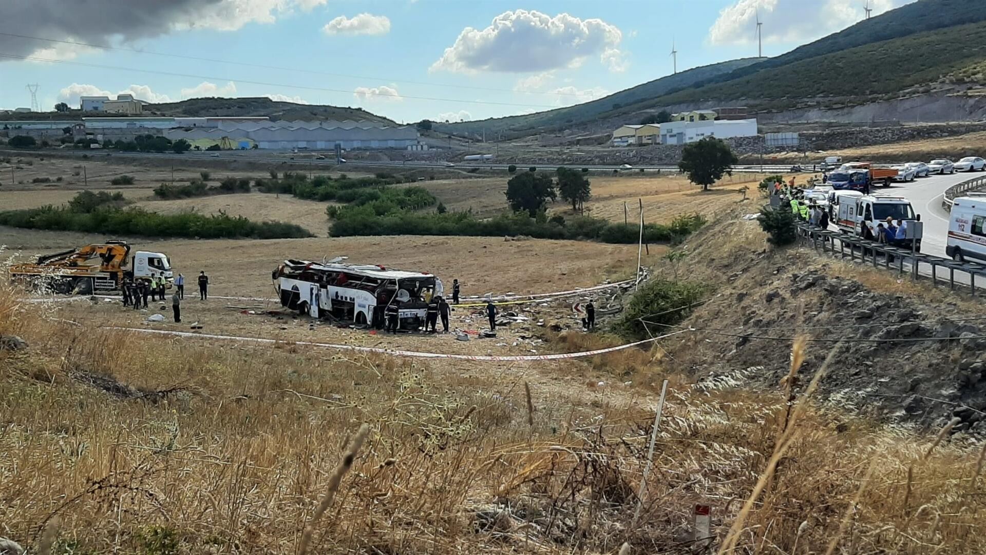 2 bus crashes in western turkey kills 21 passengers