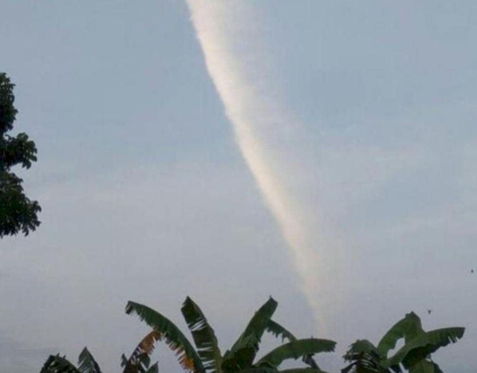 bukan petanda musibah, ini maksud fenomena langit terbelah yang terjadi baru-baru ni