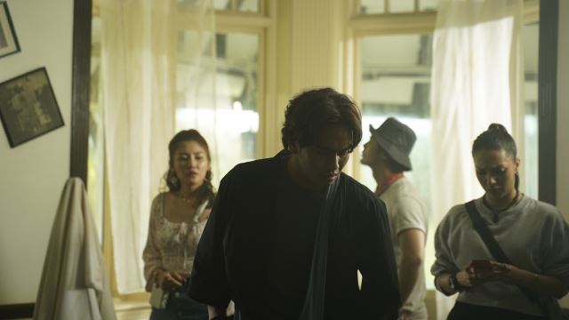 ‘ada hantu’, filem sulung arahan hairul azreen bakal menghantui hidup anda