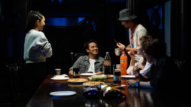 ‘ada hantu’, filem sulung arahan hairul azreen bakal menghantui hidup anda