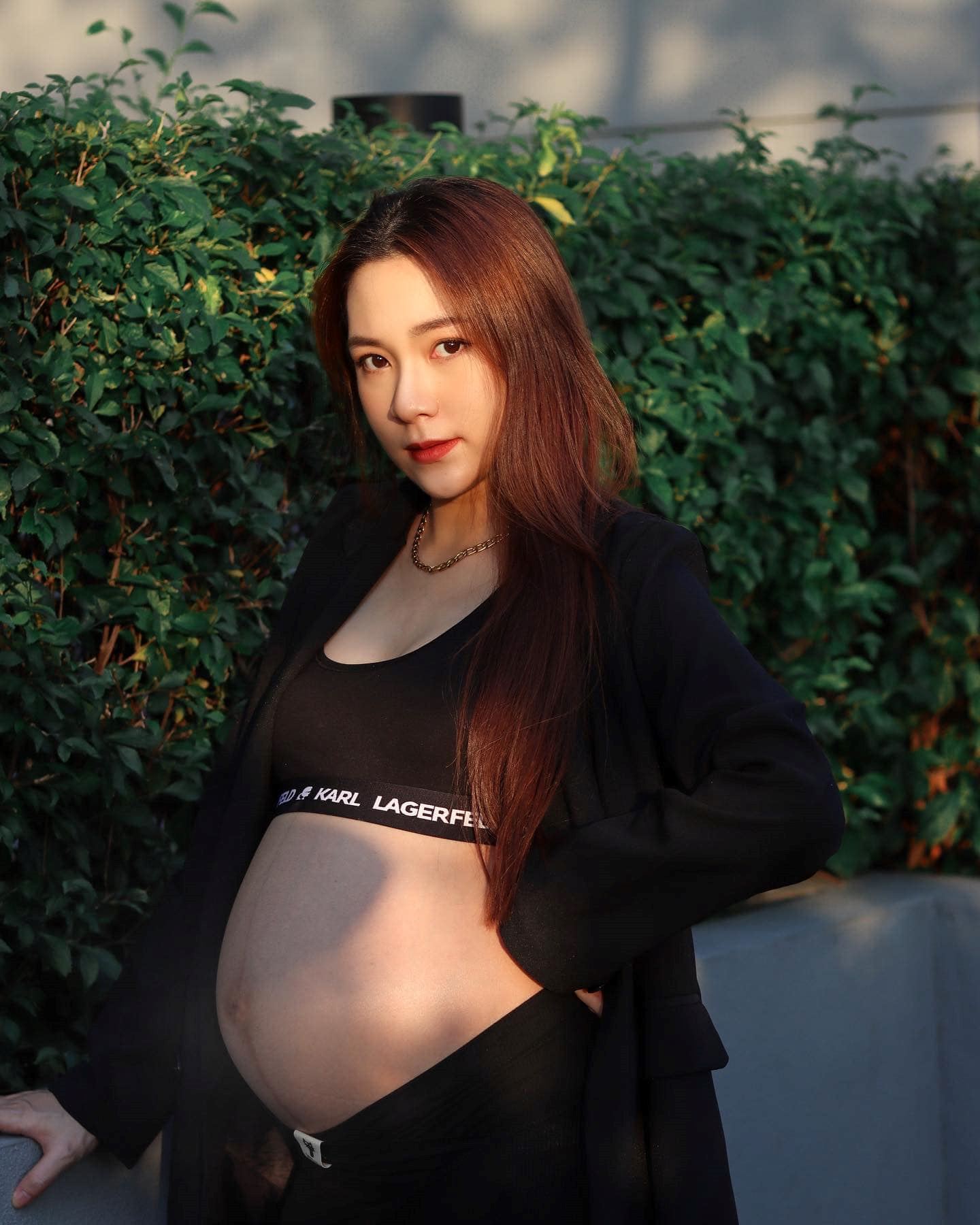 yvonne chua晒孕照：记录跟宝宝合体的时光❤️