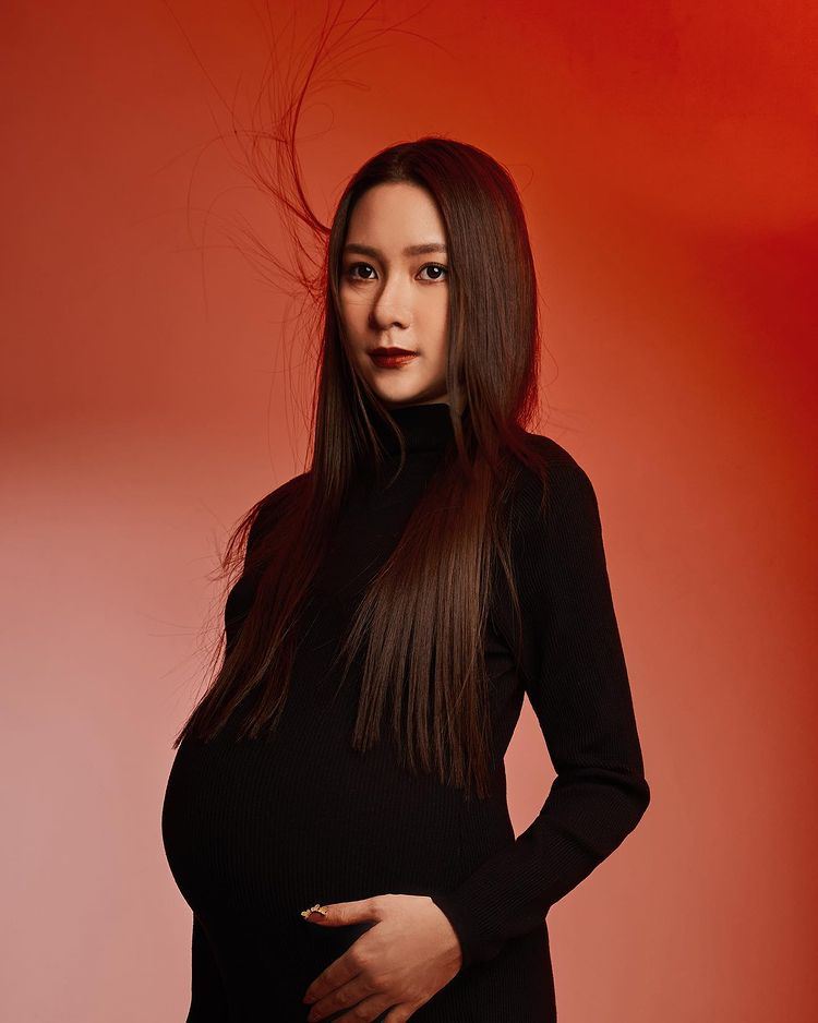 yvonne chua晒孕照：记录跟宝宝合体的时光❤️