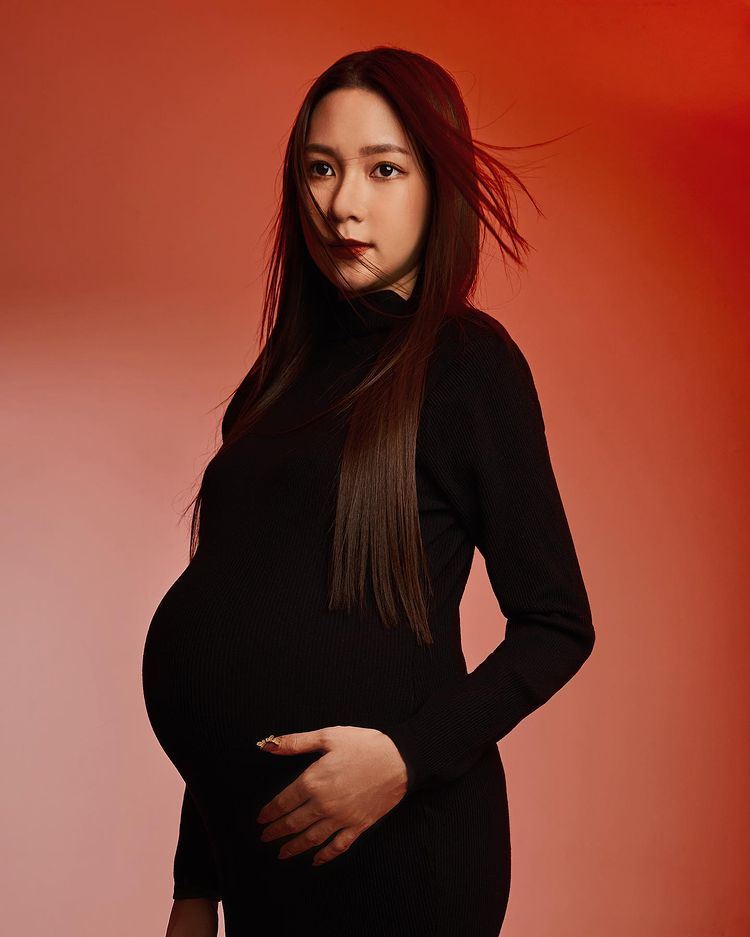 yvonne chua晒孕照：记录跟宝宝合体的时光❤️