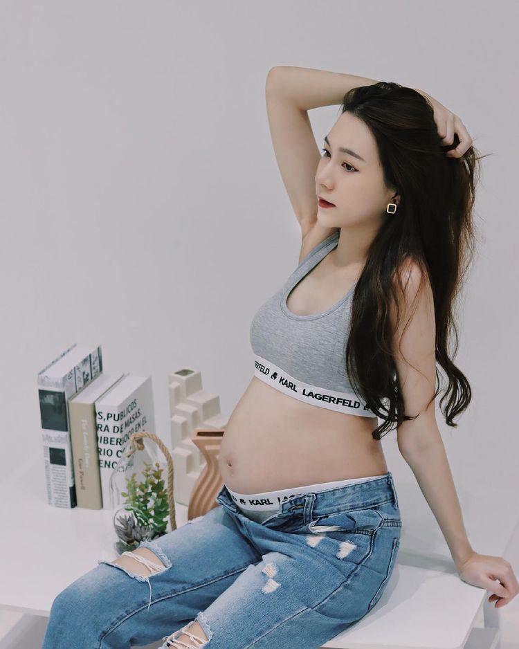 yvonne chua晒孕照：记录跟宝宝合体的时光❤️