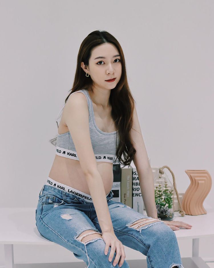 yvonne chua晒孕照：记录跟宝宝合体的时光❤️