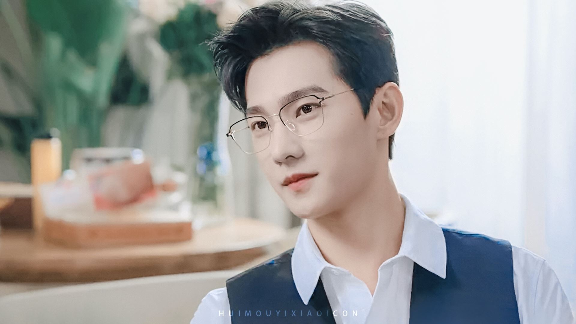 【多图】杨洋「于途」眼镜look帅爆镜❗️送你8张帅图做桌布❤️