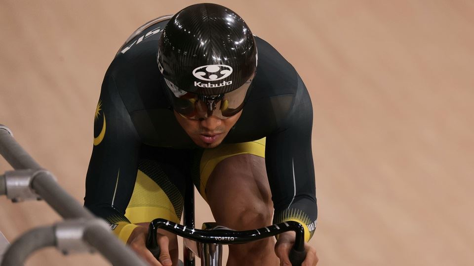 datuk azizulhasni dapat pengiktirafan kali ketiga malaysian book of records