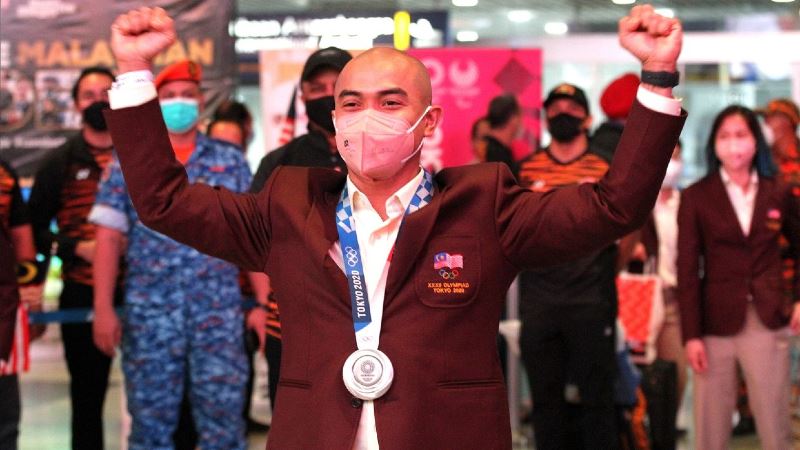 national cyclist, azizulhasni awang gets another entry in the malaysia book of records!