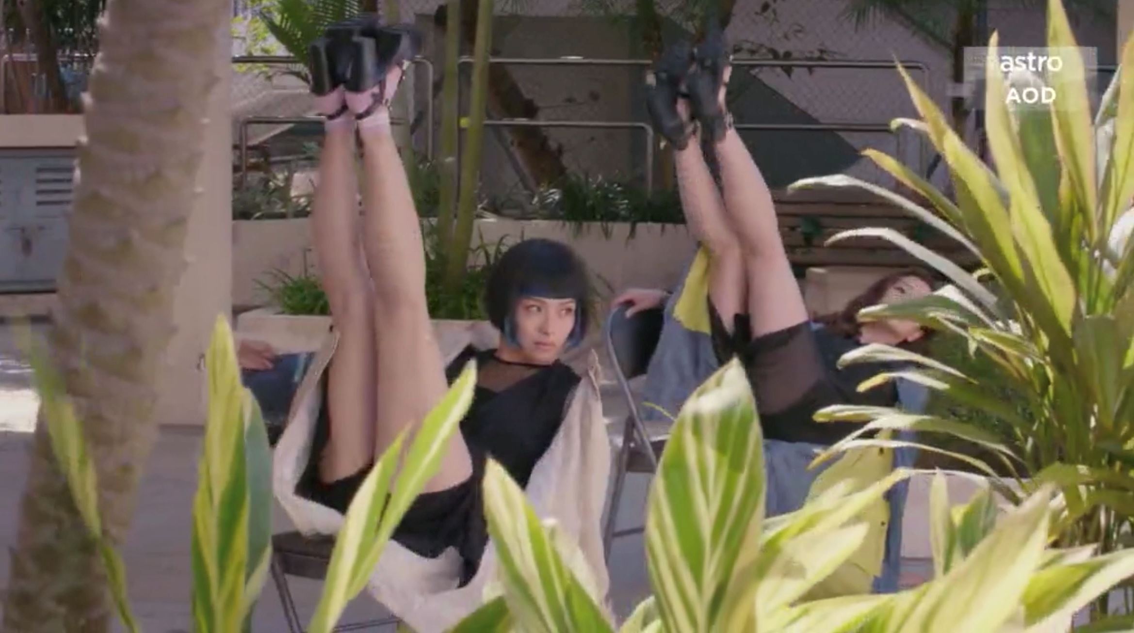 《智能爱人》李佳芯挑战「椅子舞」❗️好sexy呀😍