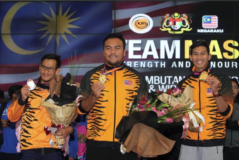 bonnie and siti nooriasah will be the bearers of jalur gemilang at tokyo paralympics!