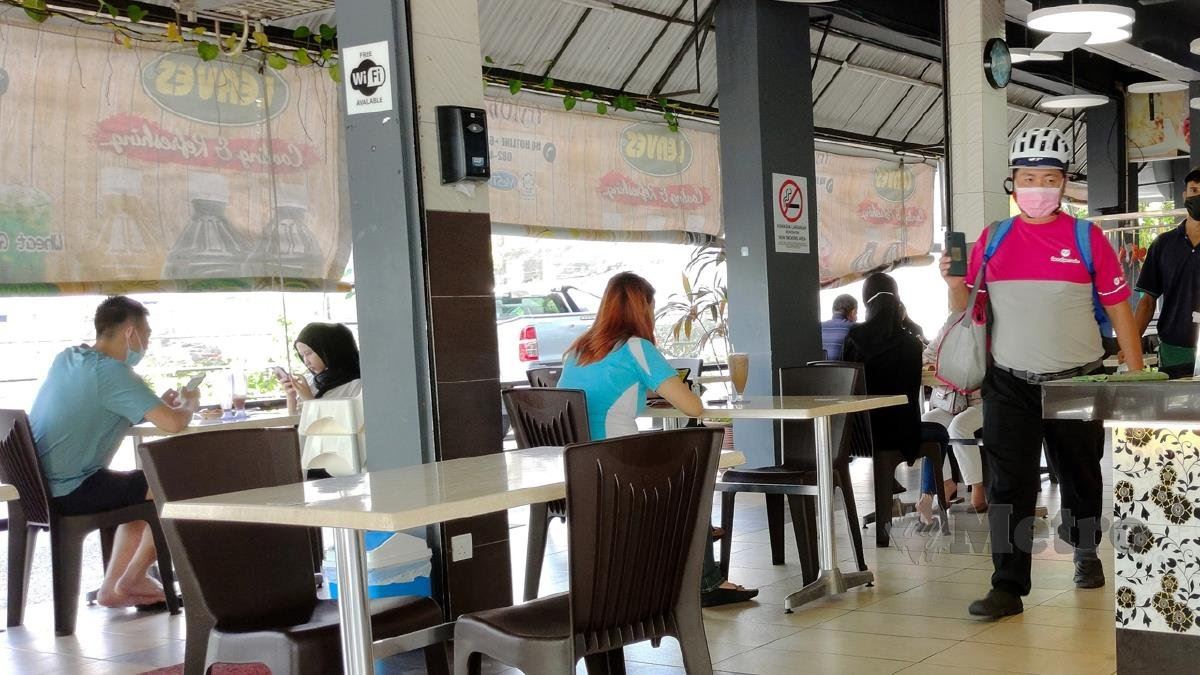 kemudahan individu lengkap vaksin, dr noor hisham nasihat orang ramai sentiasa jaga sop