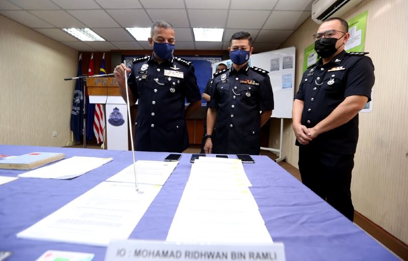 johor police bust syndicate selling fake miti letters