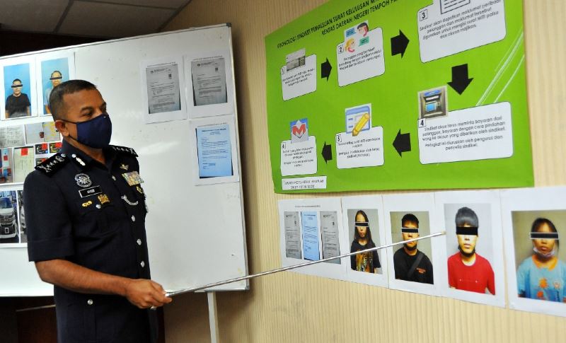 johor police bust syndicate selling fake miti letters